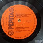 LGT - Zene (Mindenki Másképp Csinálja) Lp. 1977 (Vg+/Vg+)